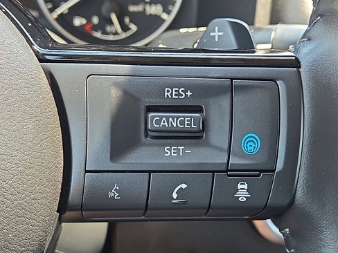 Used 2023 Nissan Rogue SV w/ SV Premium B Package FWD image 22