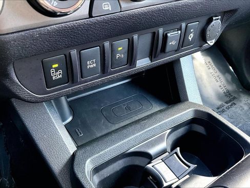 Used 2023 Toyota Tacoma TRD Sport image 33