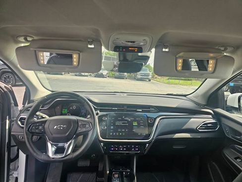 Used 2023 Chevrolet Bolt EUV Premier w/ Super Cruise Package FWD image 19