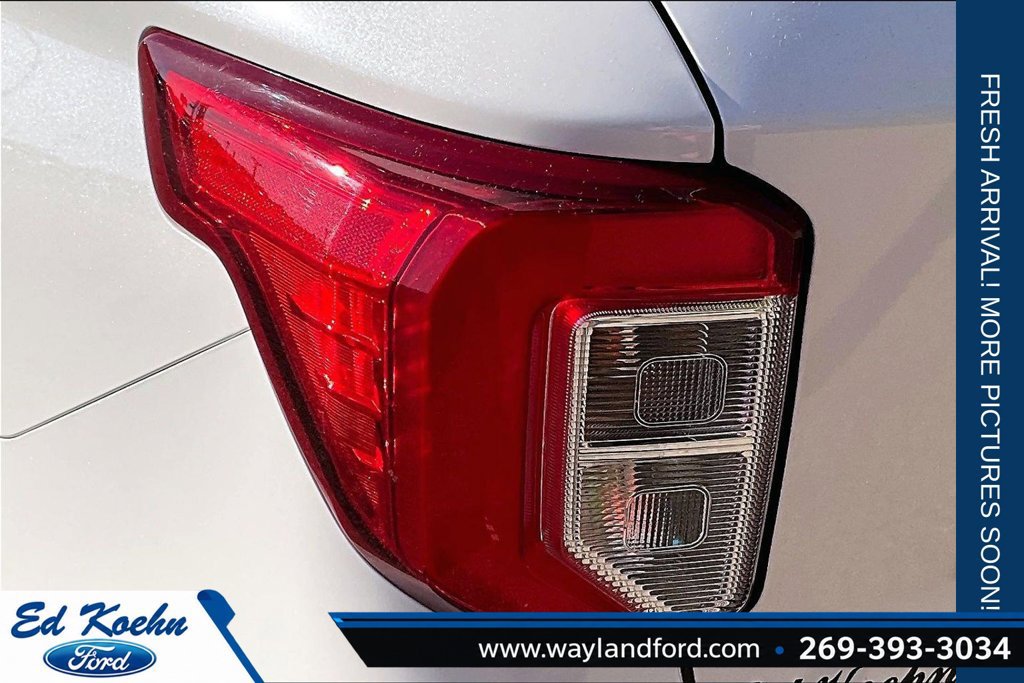 Certified 2022 Ford Explorer XLT w/ Equipment Group 202A AWD/4WD image 30