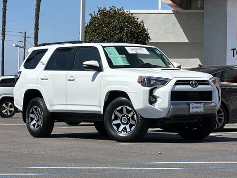 Used 2024 Toyota 4Runner TRD Off-Road Premium AWD/4WD image 8