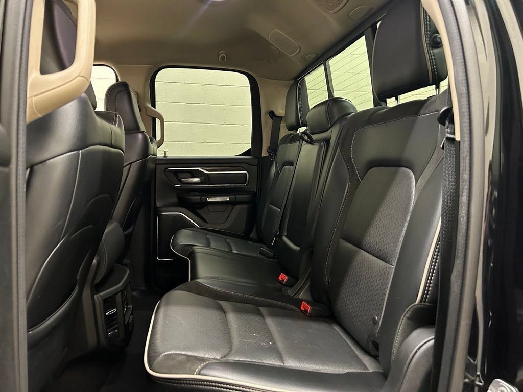 Used 2019 RAM 1500 Laramie AWD/4WD image 8