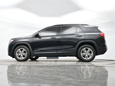 Used 2020 GMC Terrain SLE w/ Driver Convenience Package image 12