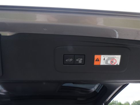 Used 2024 Lexus GX 550 w/ Accessory Package (2T) AWD/4WD image 17