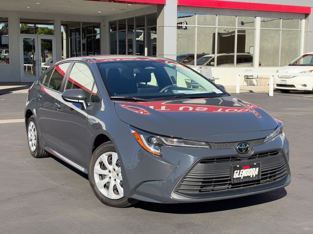 Used 2024 Toyota Corolla LE FWD image 2