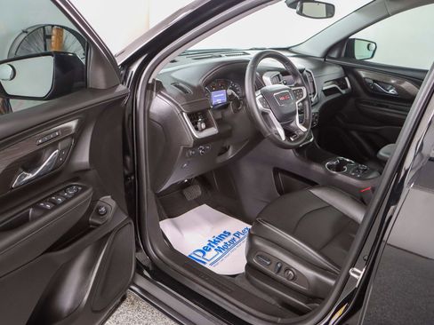 Used 2023 GMC Terrain SLT w/ Elevation Edition image 3