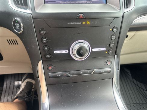 Used 2020 Ford Edge Titanium FWD image 26