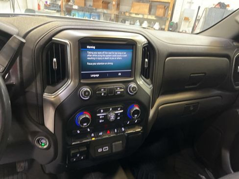 Used 2021 Chevrolet Silverado 1500 RST AWD/4WD image 18