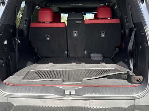 Used 2023 Lexus LX 600 F Sport w/ Accessory Package (Z1) AWD/4WD image 13