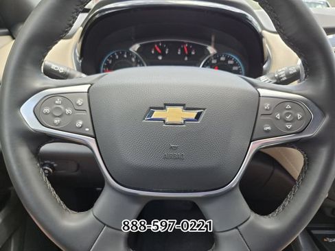 Used 2023 Chevrolet Traverse LT FWD image 27