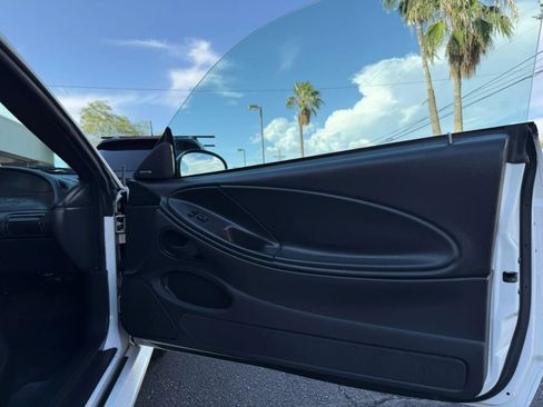 Used 2004 Ford Mustang Mach 1 RWD image 29