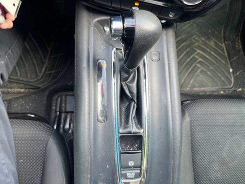 Used 2020 Honda HR-V LX image 14