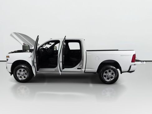 New 2026 RAM 3500 Big Horn AWD/4WD image 11