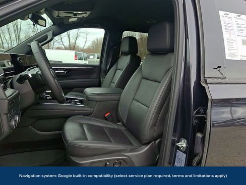 Used 2025 Chevrolet Tahoe Z71 image 2