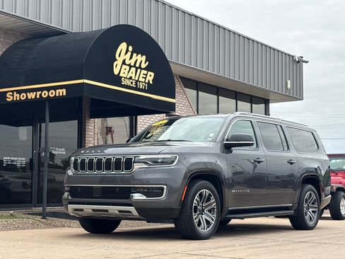 Used 2023 Jeep Wagoneer L Series II AWD/4WD image 1