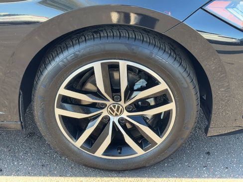 Used 2025 Volkswagen Jetta SE image 8