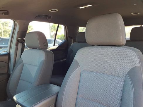 Used 2022 Chevrolet Traverse LT image 14