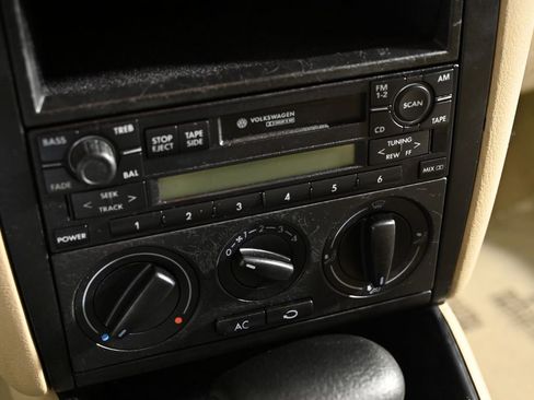 Used 2000 Volkswagen Jetta GL FWD image 14