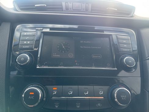 Used 2020 Nissan Rogue S w/ Special Edition Package image 43