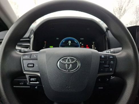 Used 2025 Toyota Camry LE image 18