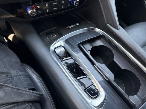 Used 2022 Buick Enclave Premium image 23