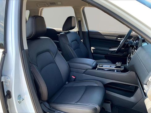 Certified 2026 Nissan Pathfinder SL AWD/4WD image 28