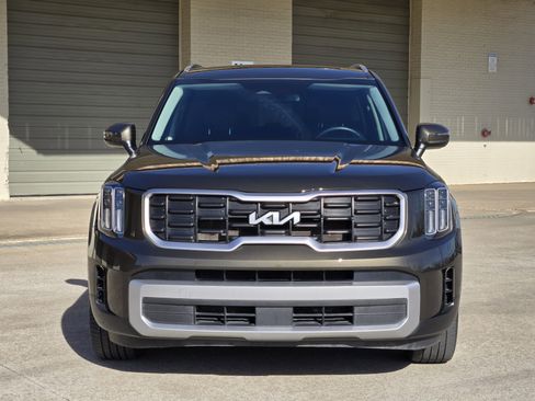 Used 2023 Kia Telluride S w/ S Sunroof Package image 6