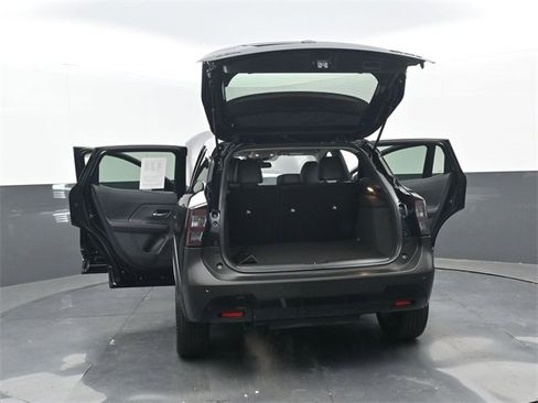 Used 2025 Nissan Kicks SR image 35