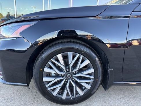 Used 2024 Nissan Altima 2.5 SV image 7