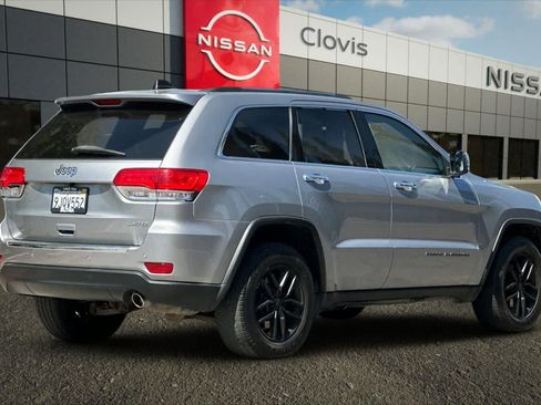 Used 2017 Jeep Grand Cherokee Limited w/ Luxury Group II RWD image 3