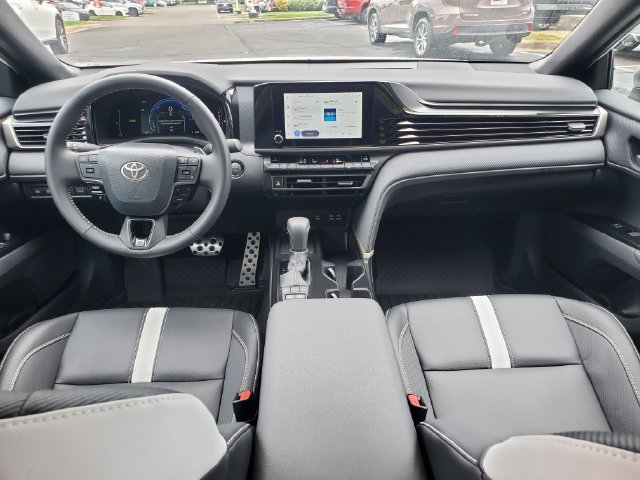 Used 2026 Toyota Camry SE AWD/4WD image 11