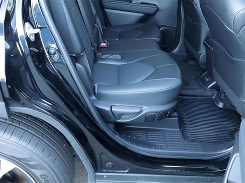 Certified 2022 Toyota Highlander XLE image 18