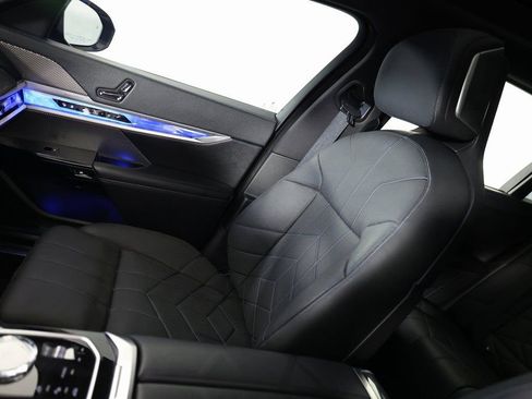 Used 2023 BMW i7 xDrive60 image 45