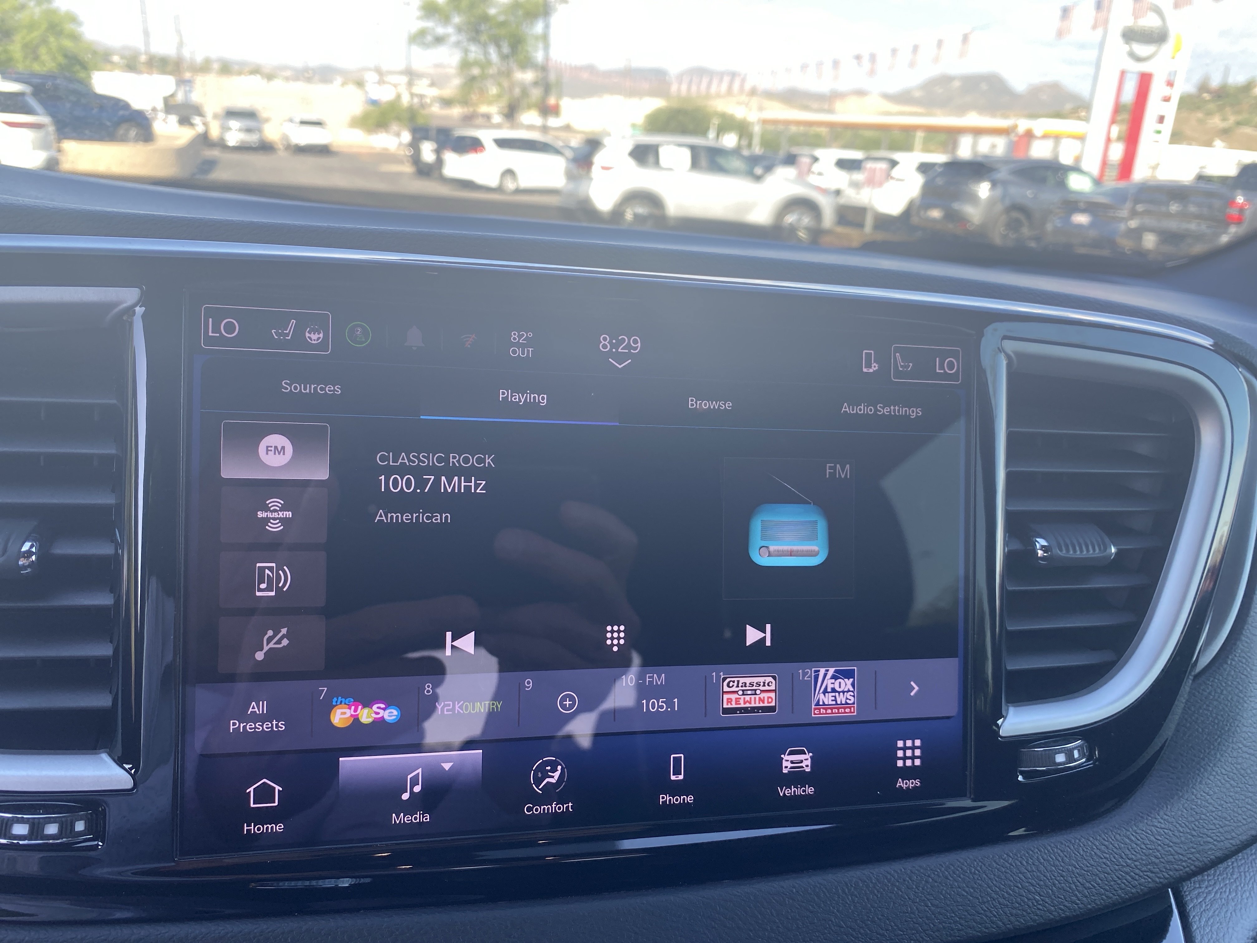 Used 2025 Chrysler Pacifica Select FWD image 14