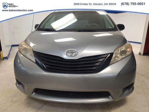 Used 2011 Toyota Sienna CE FWD image 22