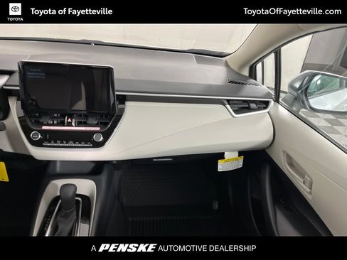 Used 2026 Toyota Corolla LE FWD image 13