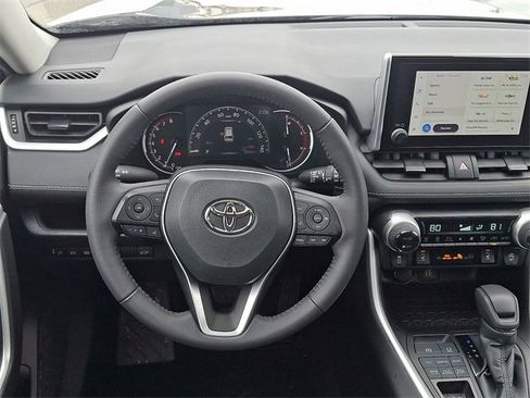 Used 2023 Toyota RAV4 XLE w/ Convenience Package image 11