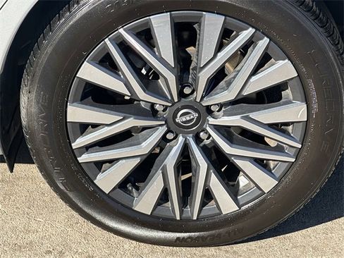 Used 2024 Nissan Altima 2.5 SV image 8