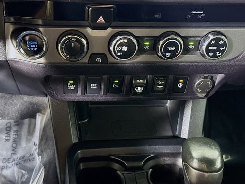 Certified 2018 Toyota Tacoma TRD Sport w/ Technology Package AWD/4WD image 10