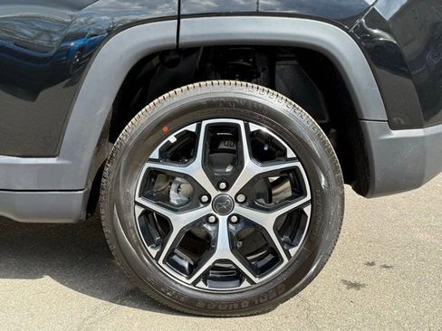 New 2026 Jeep Compass Limited AWD/4WD image 17