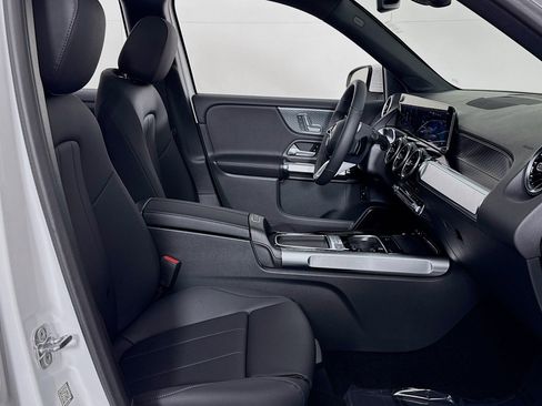 New 2026 Mercedes-Benz GLB 250 image 6