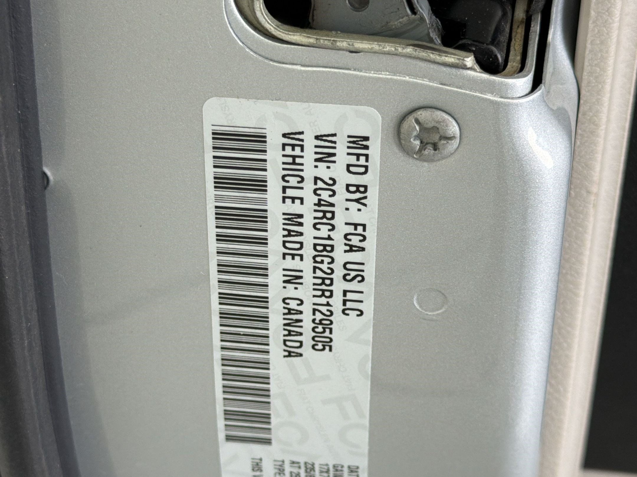 Used 2024 Chrysler Pacifica Touring-L FWD image 23