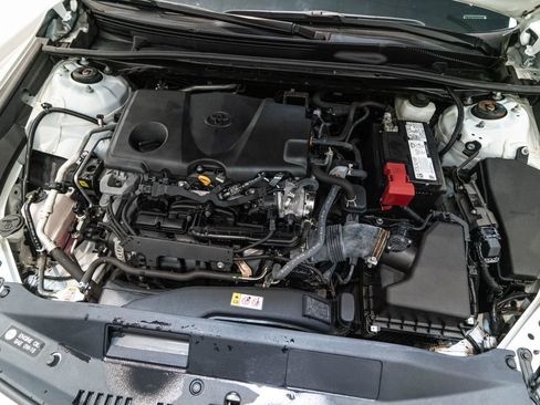 Used 2022 Toyota Camry SE w/ Carpet Mat Package (TMS) AWD/4WD image 32