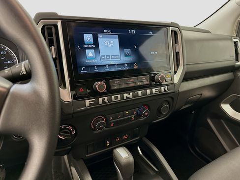 Used 2025 Nissan Frontier SV AWD/4WD image 25