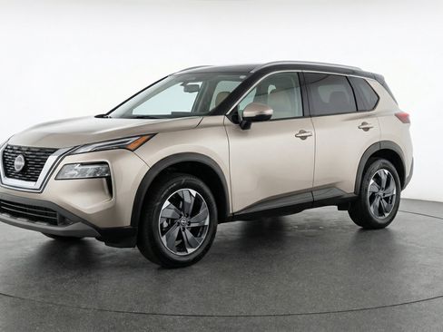 Used 2025 Nissan Rogue SV AWD/4WD image 3