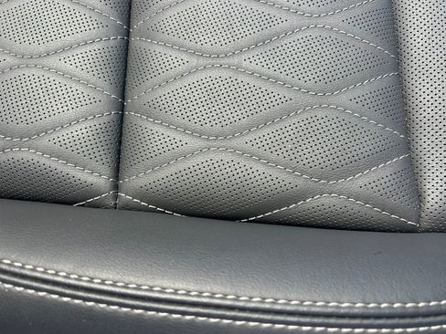 Used 2023 Buick Envision Avenir AWD/4WD image 22