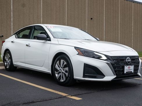 Used 2024 Nissan Altima 2.5 S image 4