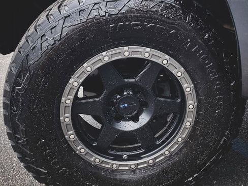 Used 2018 Nissan Frontier PRO-4X AWD/4WD image 26