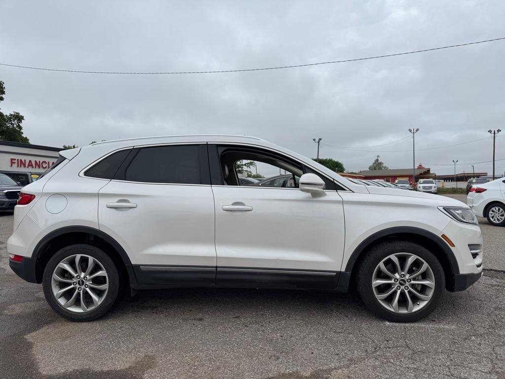 Used 2017 Lincoln MKC Select w/ Select Plus Package FWD image 4
