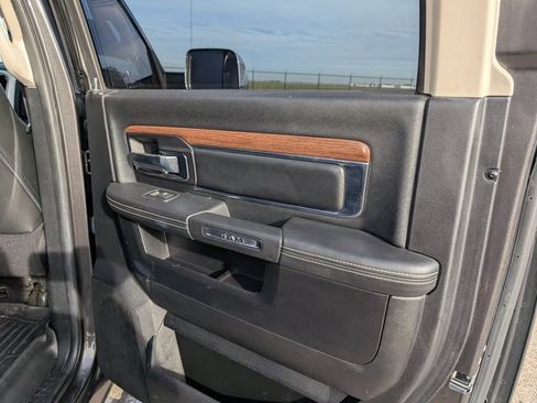 Used 2014 RAM 2500 Laramie w/ Convenience Group image 7